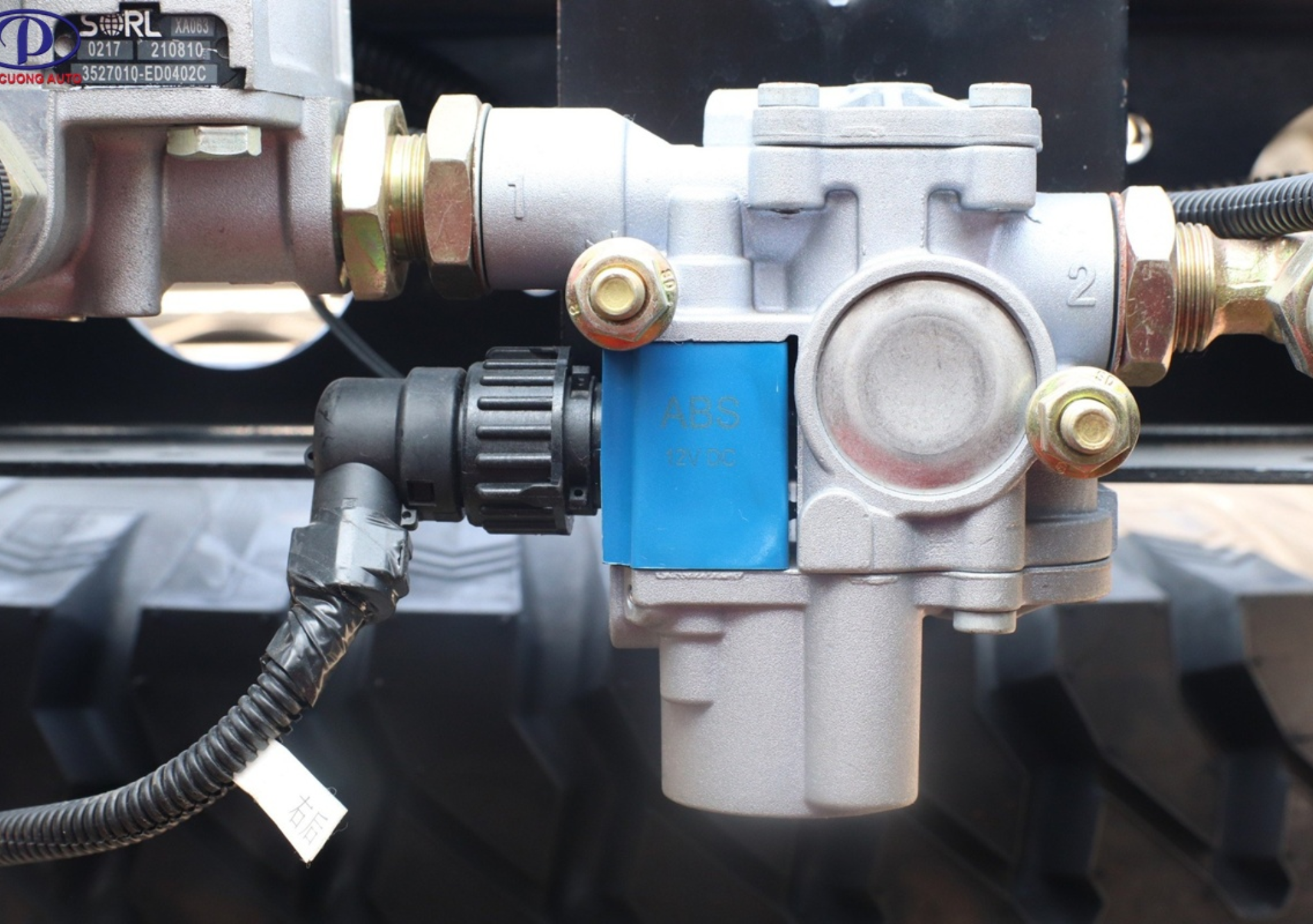 Phanh ABS trên Đồng Vàng NS700