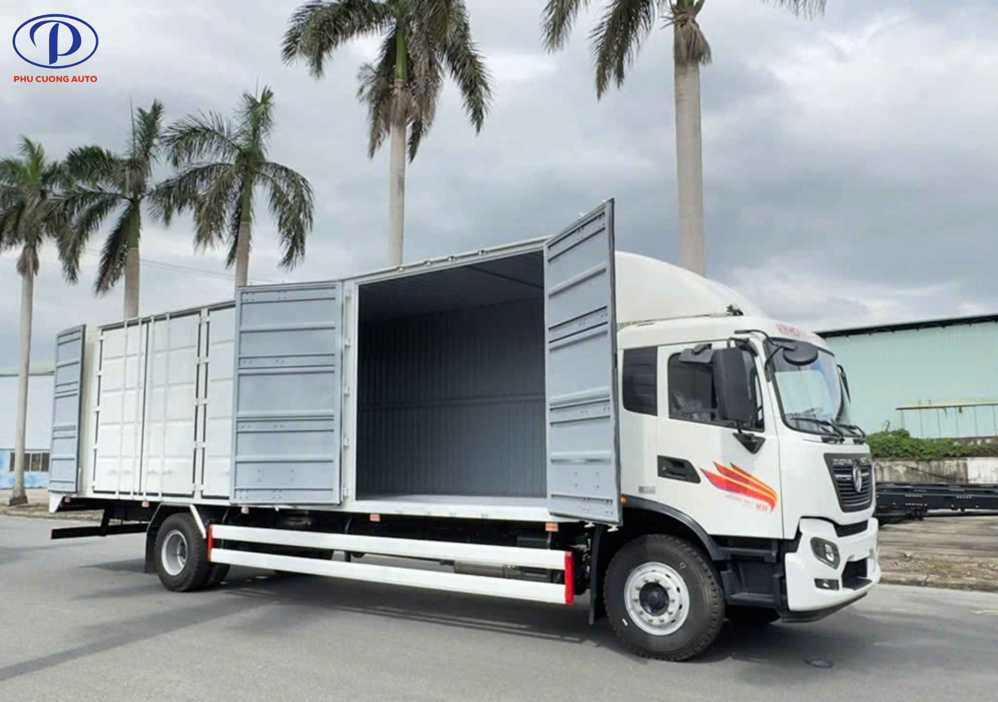 3-cua-mo-hong-thung-container-9m9