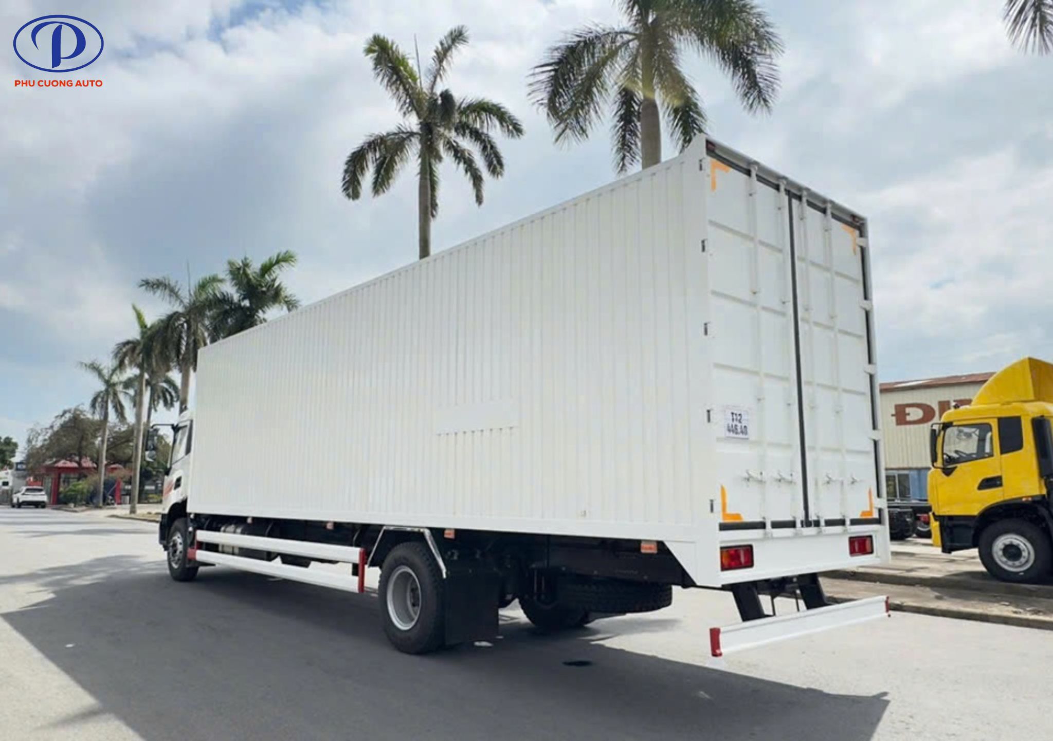 gam-xe-tai-dongfeng-kr180-thung-pallet