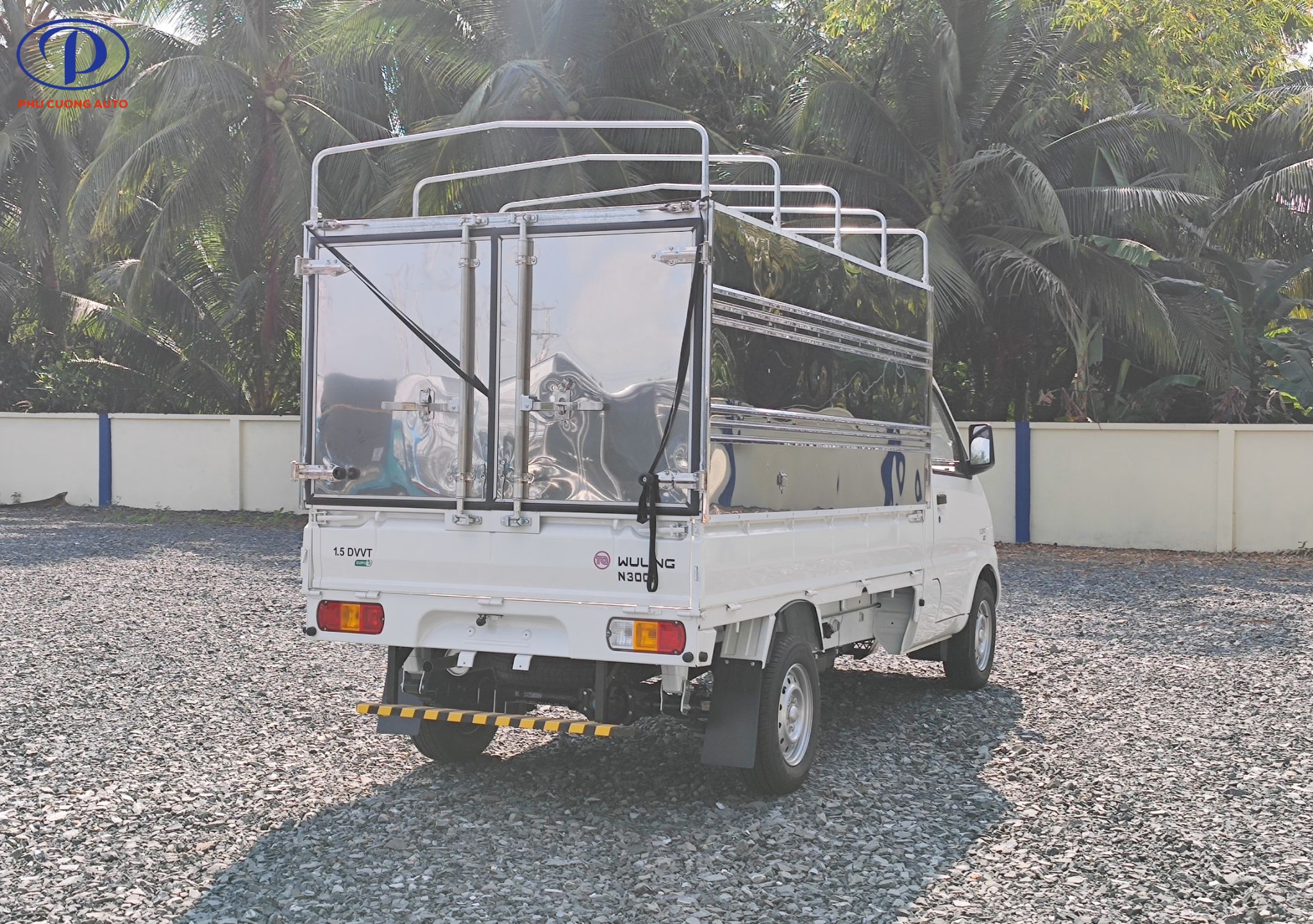 khoang-thung-bat-970kg-xe-wuling