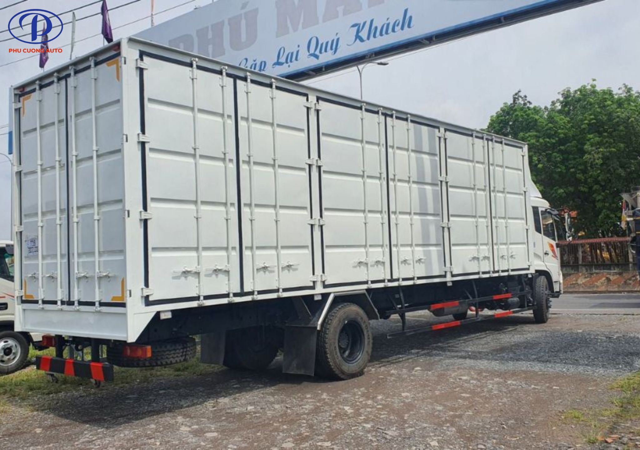 khoang-thung-xe-tai-dongfeng-b180-6.9T-kin-pallet