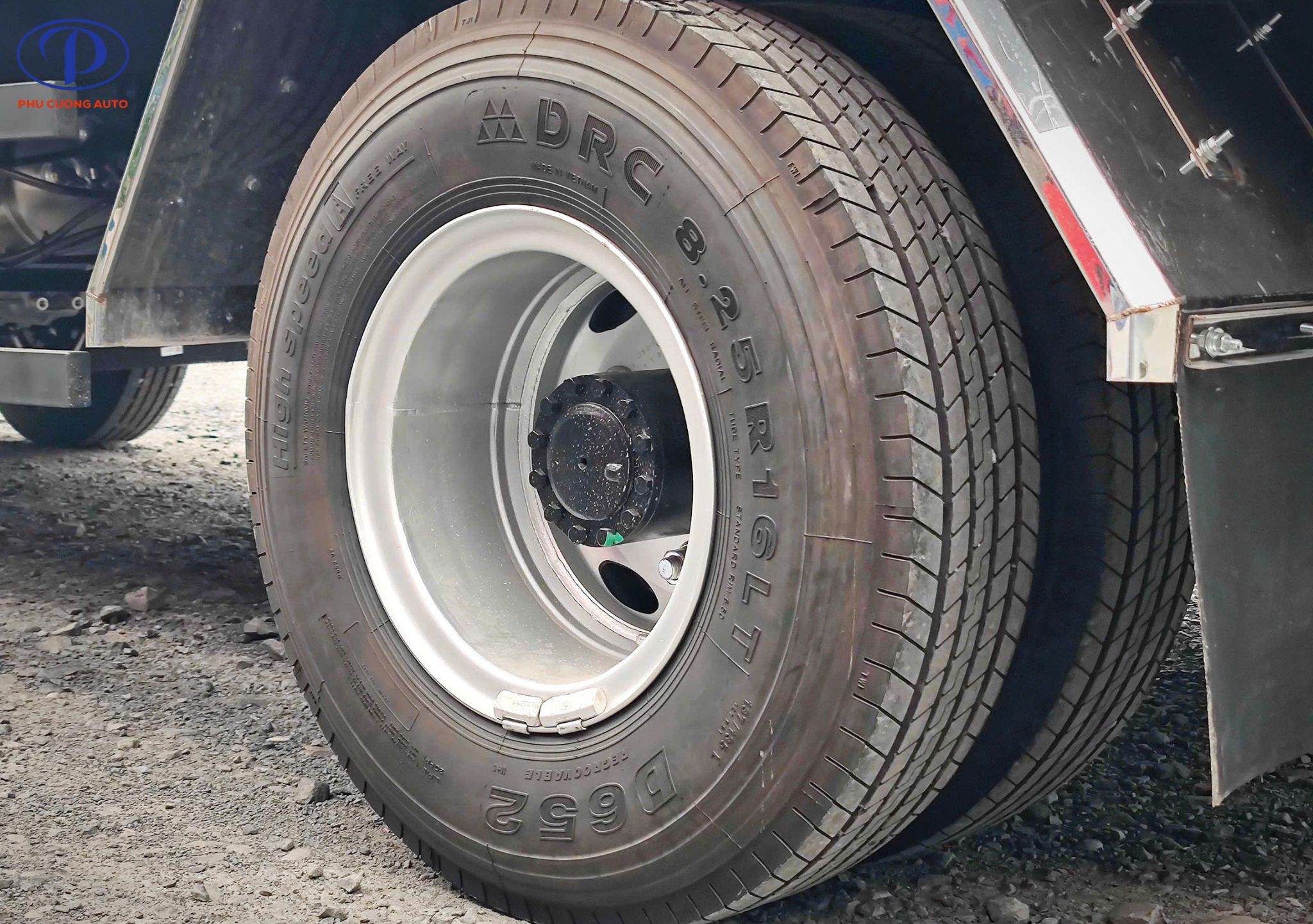 lop-8.25R16