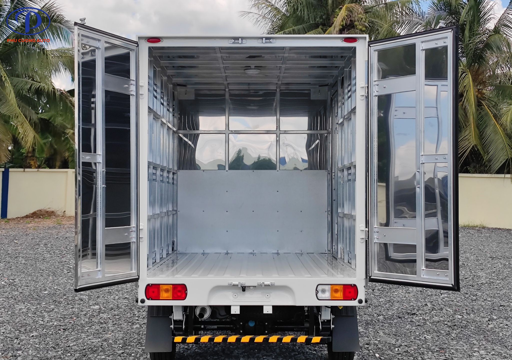 thung-kin-xe-tai-wuling-n300p-950kg