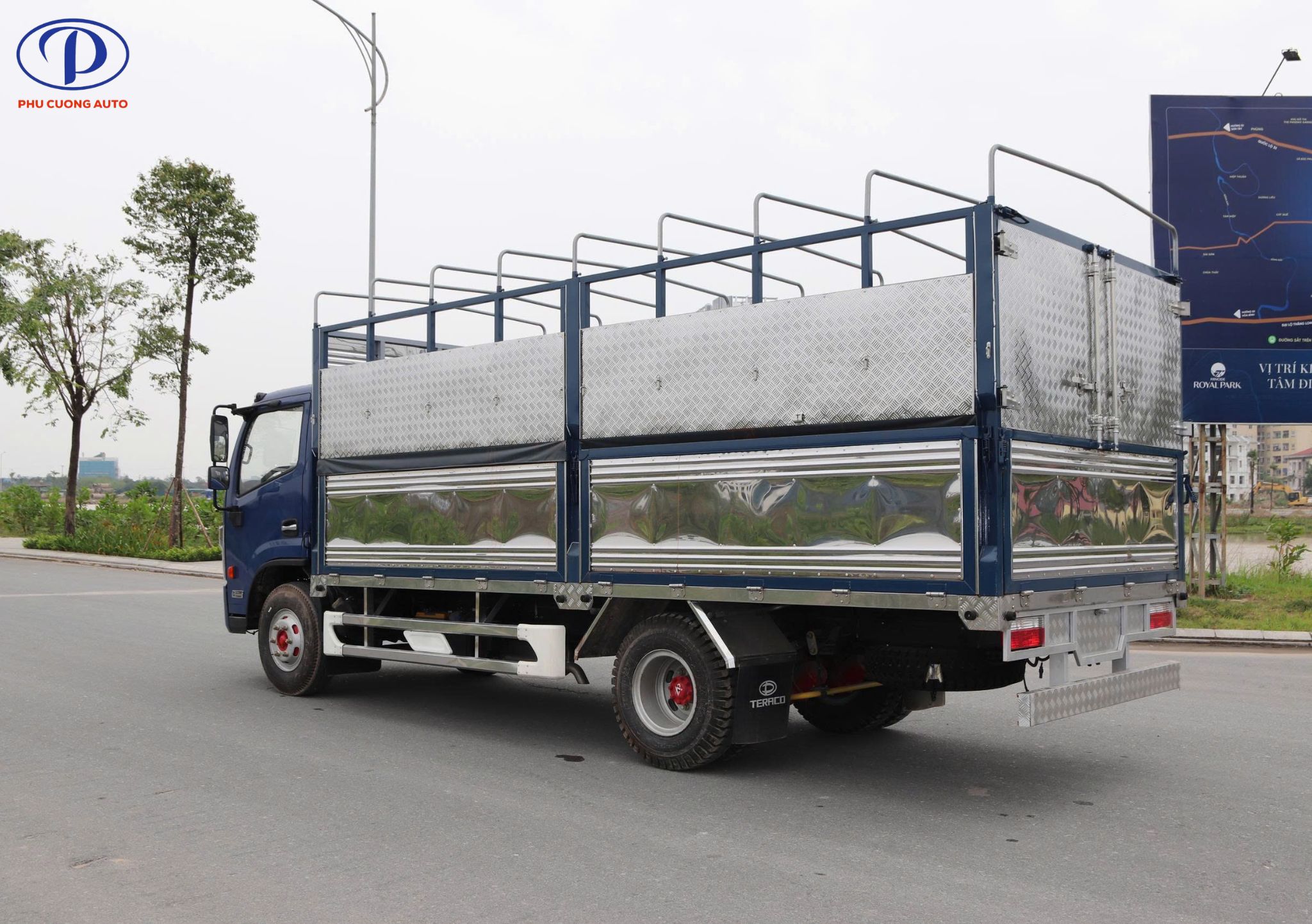 tong-the-xe-tai-dong-vang-ns700-thung-bat-7.4-tan