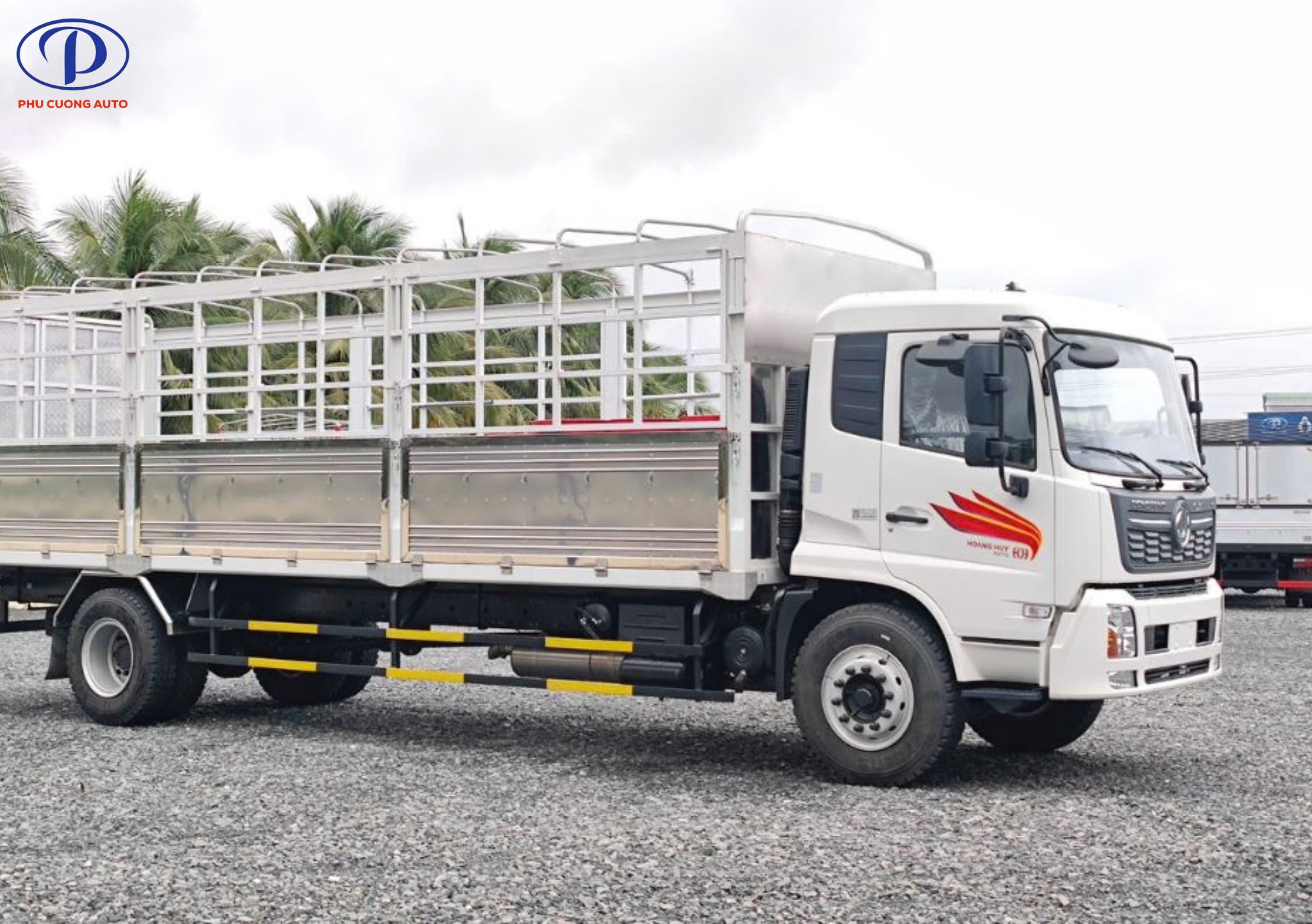 tong-the-xe-tai-dongfeng-b180-9-tan-thung-bat-8.2m