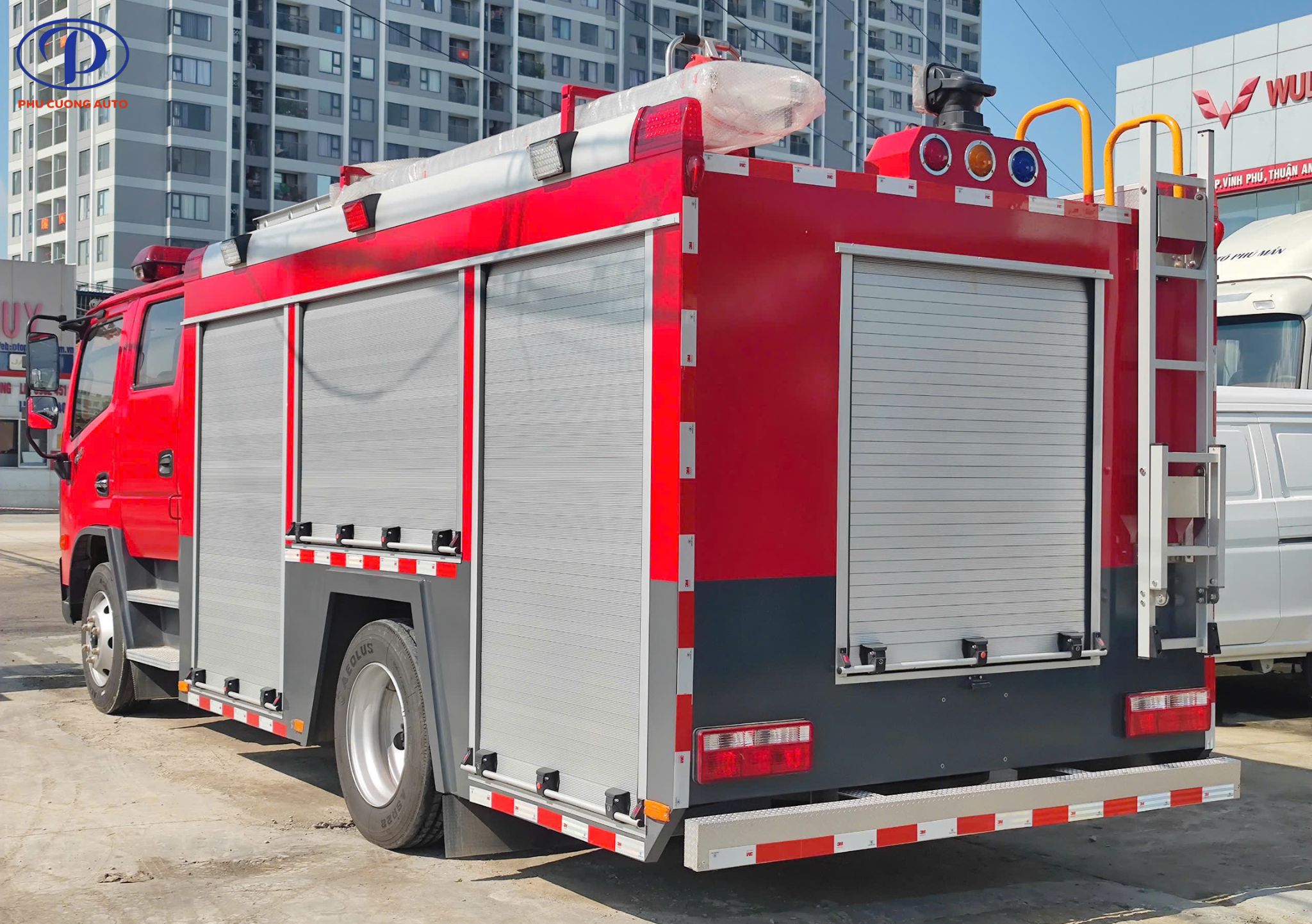 khoang-thung-xe-chua-chay-dongfeng