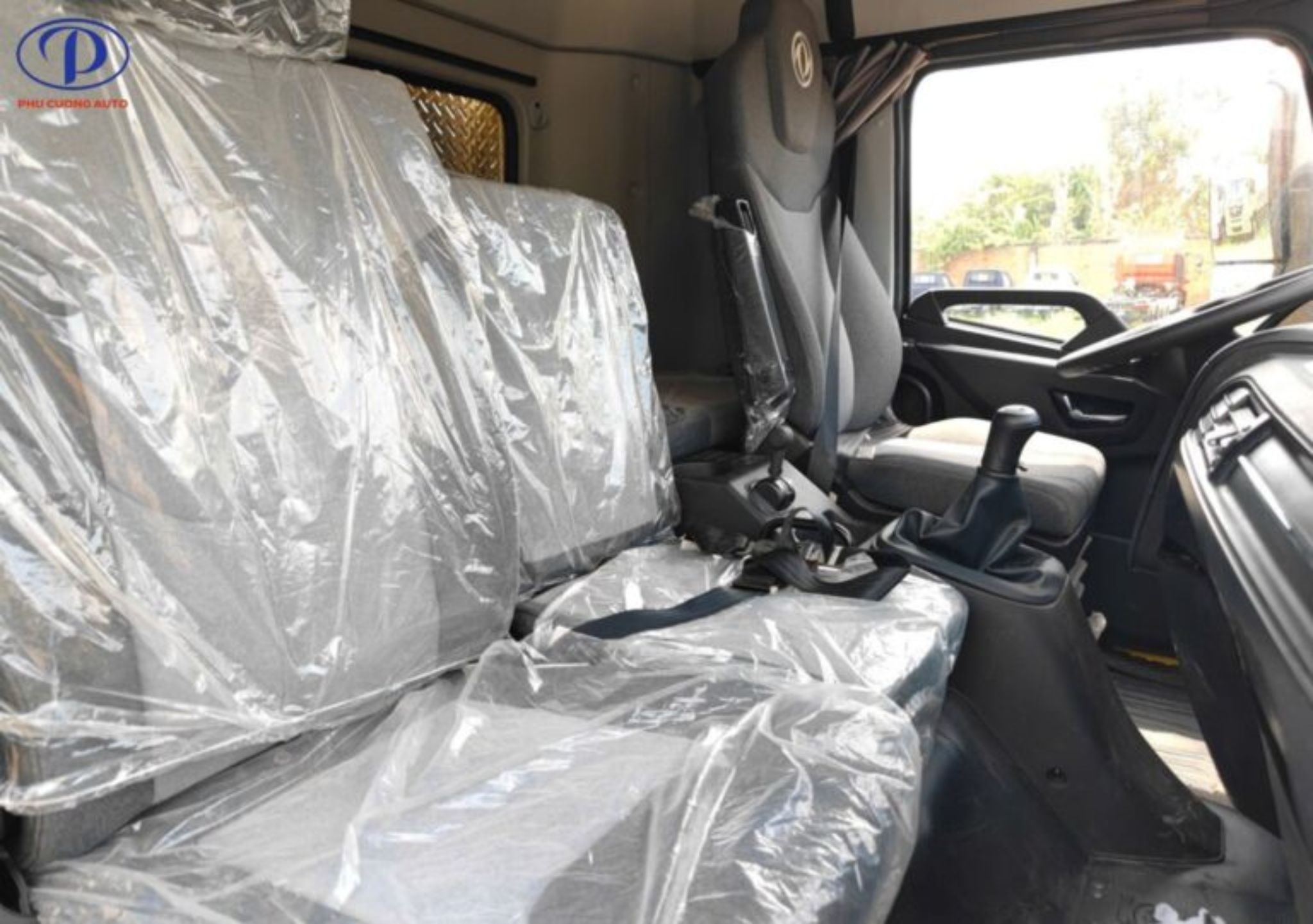 noi-that-dongfeng-kr180-canh-doi