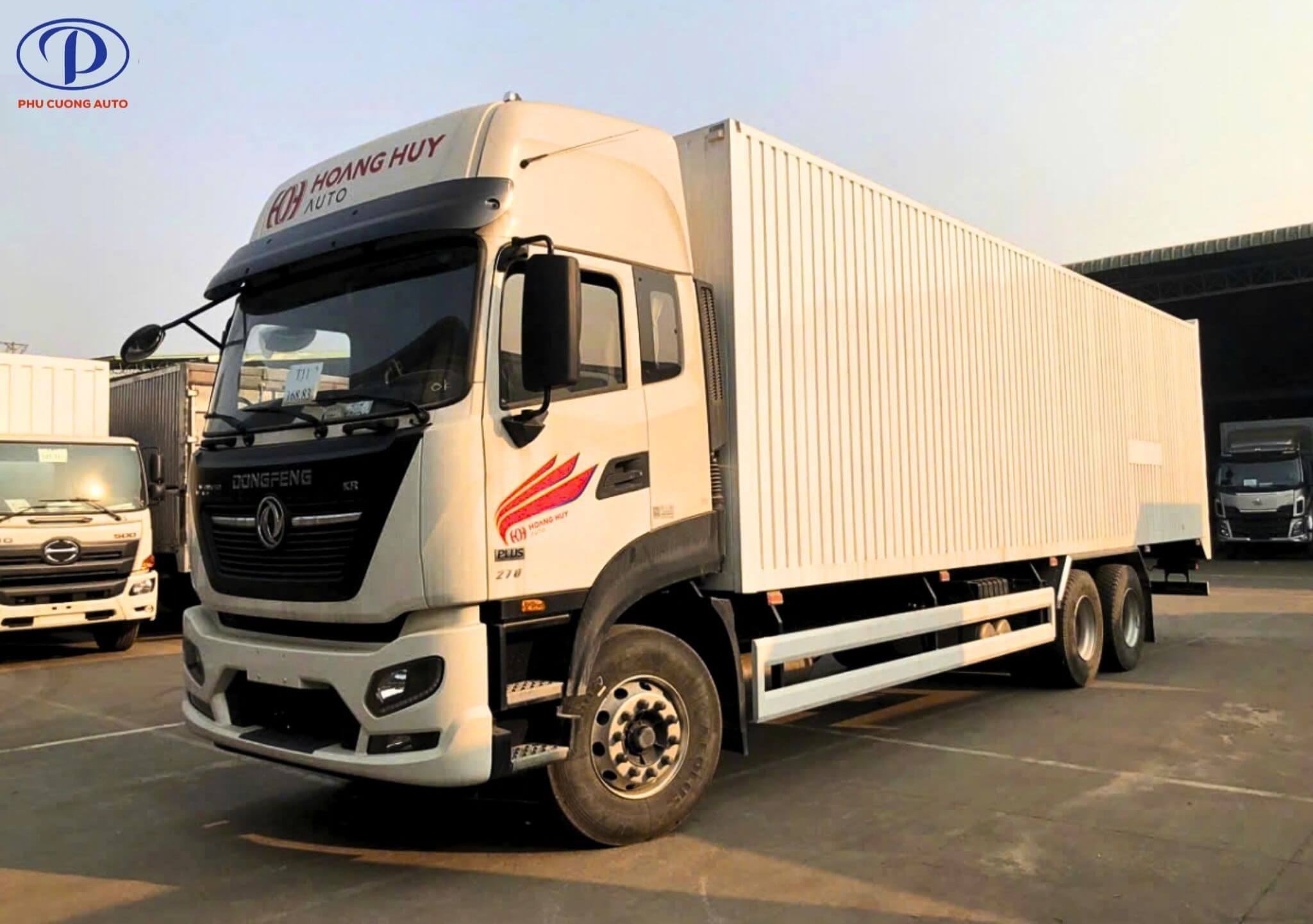 Xe tải Dongfeng KR270 thùng container dài 9,9 m, tải 13.6 tấn